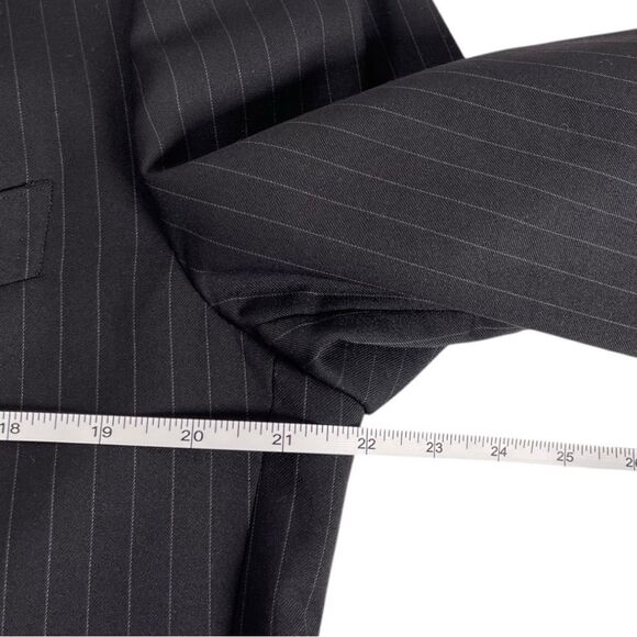 Brooks Brothers 1828 Regent fit 44L Men’s size black striped 100% wool blazer - Picture 4 of 8